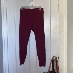 Women’s Yogalicious leggings (maroon) (M)